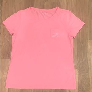 women’s vineyard vines t-shirt